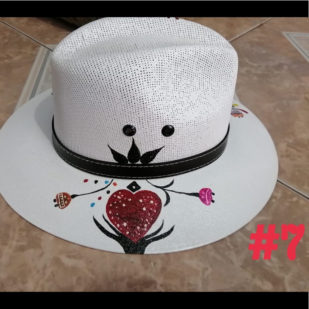 Artesanal hats
